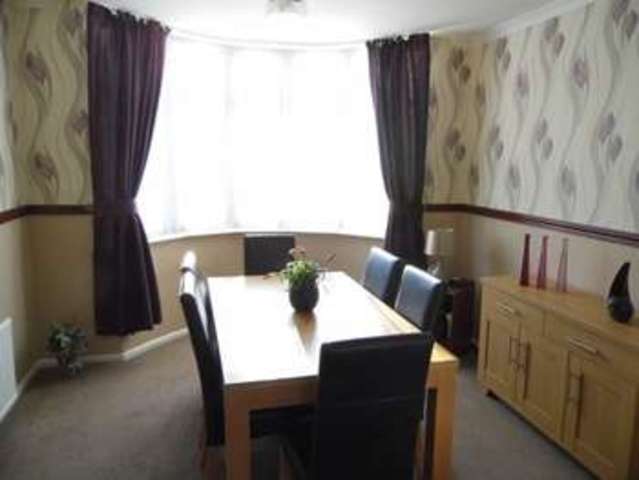  Image of 3 bedroom Detached house for sale in Ennismore Gardens Nottingham NG8 at Nottingham Nottinghamshire Nottingham, NG8 3LJ