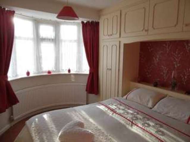  Image of 3 bedroom Detached house for sale in Ennismore Gardens Nottingham NG8 at Nottingham Nottinghamshire Nottingham, NG8 3LJ
