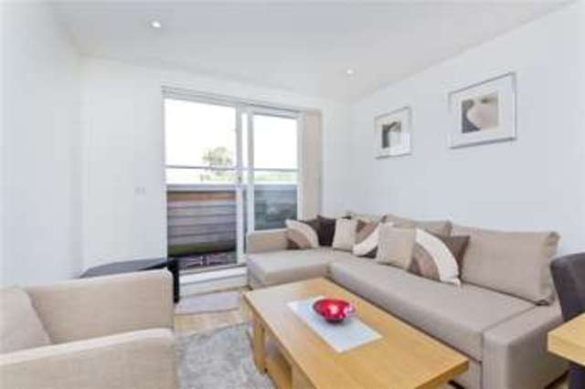  Image of 1 bedroom Detached house to rent in Essex Road London N1 at London  Essex Road, N1 3GH