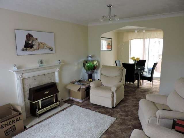  Image of 3 bedroom Detached house to rent in Essex Way Purdis Farm Ipswich IP3 at Warren Heath  Ipswich, IP3 8SN