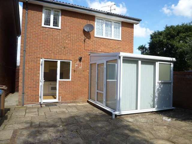  Image of 3 bedroom Detached house to rent in Essex Way Purdis Farm Ipswich IP3 at Warren Heath  Ipswich, IP3 8SN