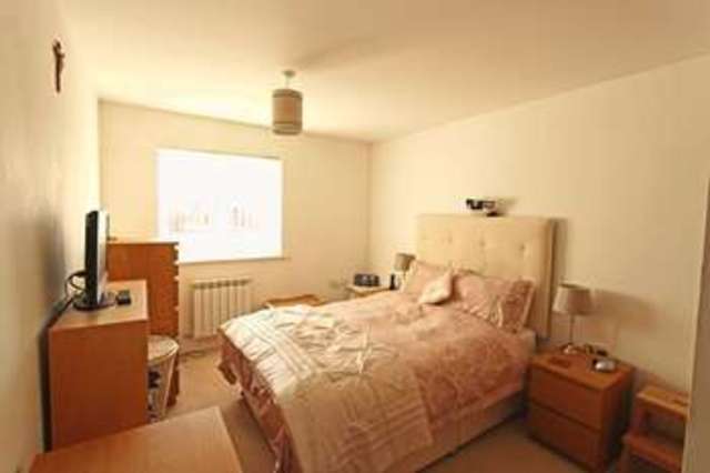  Image of 2 bedroom Flat for sale in Falcon Way Bourne PE10 at Falcon Way  Bourne, PE10 0GR