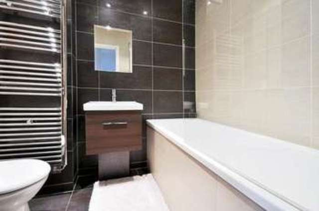  Image of 3 bedroom Flat to rent in Finchley Road London NW3 at Finchley Road Hampstead London, NW3 5HS