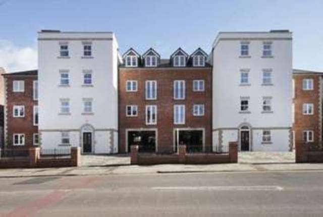  Image of 2 bedroom Flat to rent in Worcester Street Stourbridge DY8 at 43 Worcester Street  Stourbridge, DY8 1AT