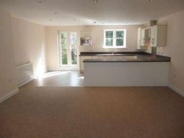  Image of 2 bedroom Flat to rent in Worcester Street Stourbridge DY8 at 43 Worcester Street  Stourbridge, DY8 1AT