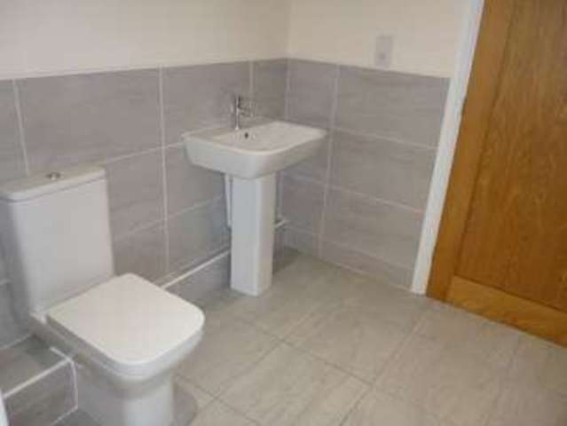  Image of 2 bedroom Flat to rent in Worcester Street Stourbridge DY8 at 43 Worcester Street  Stourbridge, DY8 1AT
