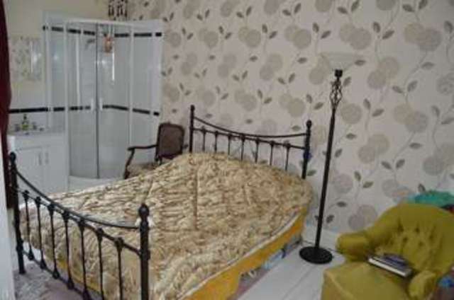  Image of 5 bedroom Detached house to rent in Forest End Camp Hill Newport PO30 at Forest End Camp Hill Newport, PO30 5PG