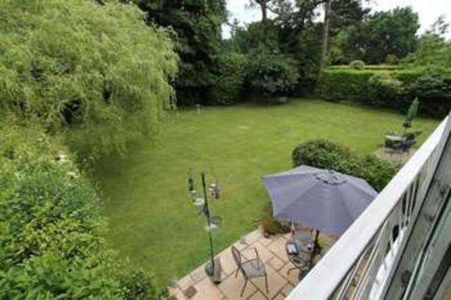  Image of 2 bedroom Flat to rent in Forest Road Canford Cliffs Poole BH13 at Forest Road  Poole, BH13 6DQ