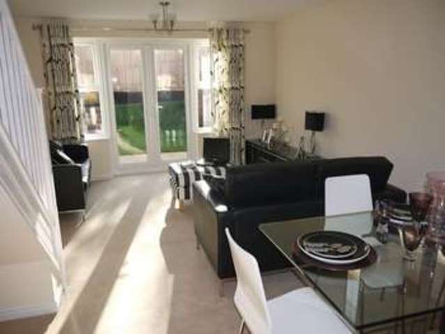  Image of 2 bedroom Terraced house to rent in Fowen Close Street BA16 at Fowen Close  Street, BA16 0FY
