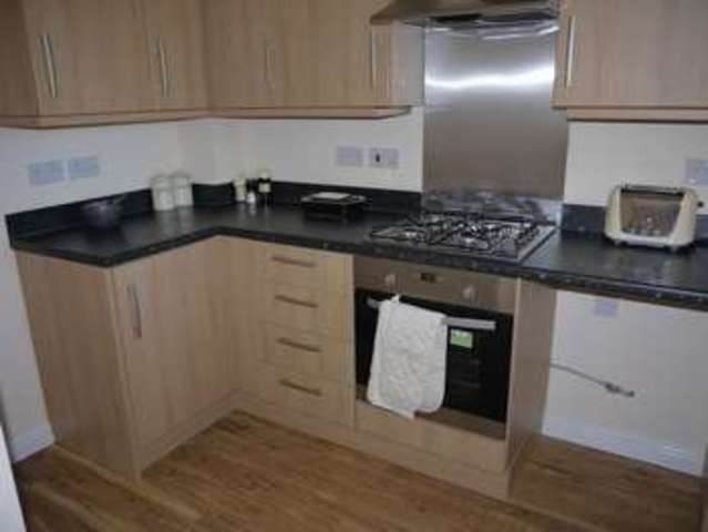 Image of 2 bedroom Terraced house to rent in Fowen Close Street BA16 at Fowen Close  Street, BA16 0FY