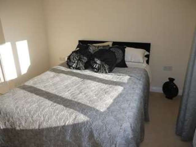  Image of 2 bedroom Terraced house to rent in Fowen Close Street BA16 at Fowen Close  Street, BA16 0FY