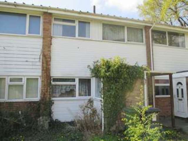  Image of 3 bedroom Terraced house for sale in Franklin Avenue Tadley RG26 at Franklin Avenue  Tadley, RG26 4ET
