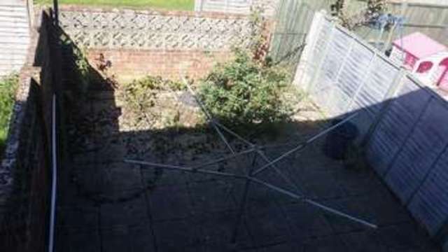  Image of 3 bedroom Terraced house for sale in Franklin Avenue Tadley RG26 at Franklin Avenue  Tadley, RG26 4ET