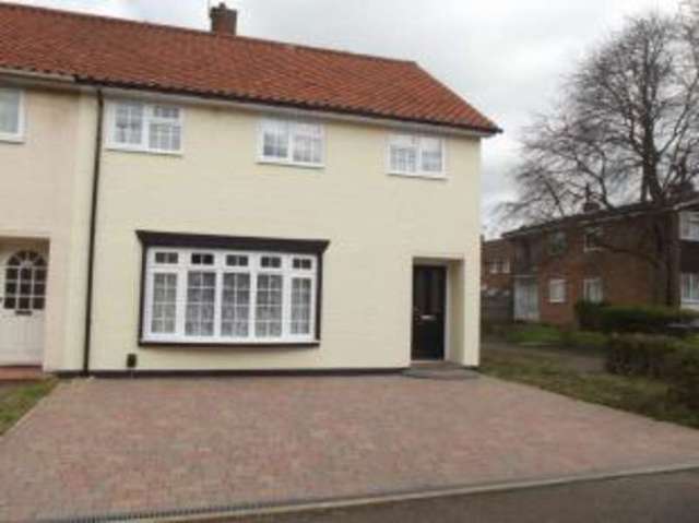  Image of 5 bedroom End of Terrace for sale in The Upway Basildon SS14 at Fryerns Basildon Basildon, SS14 2JD