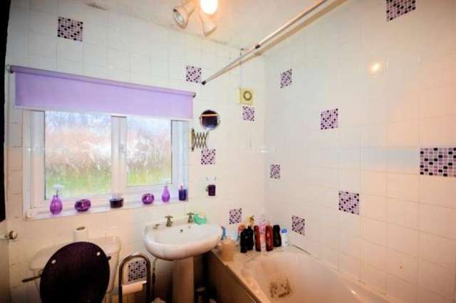  Image of 3 bedroom Terraced house for sale in Gildercliffe Scarborough YO12 at Gildercliffe  Scarborough, YO12 6NX