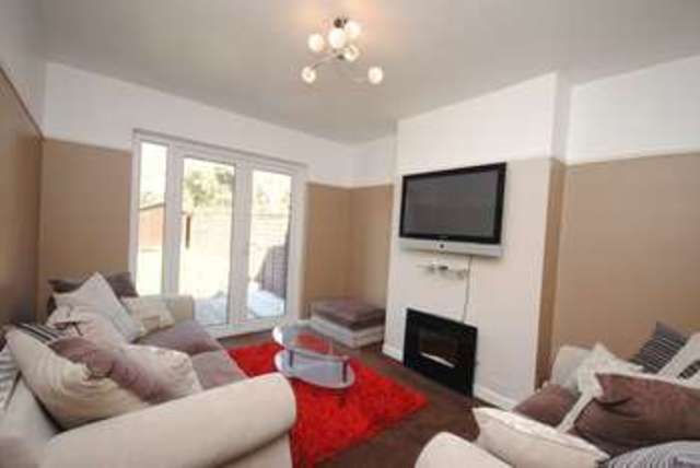  Image of 3 bedroom Semi-Detached house for sale in Glenfield Avenue Southampton SO18 at Glenfield Avenue Bitterne Southampton, SO18 4EU