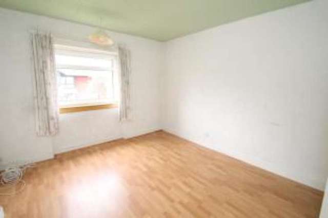  Image of 2 bedroom Flat for sale in Glenspean Street Glasgow G43 at Glasgow Lanarkshire Pollokshaws, G43 2YZ