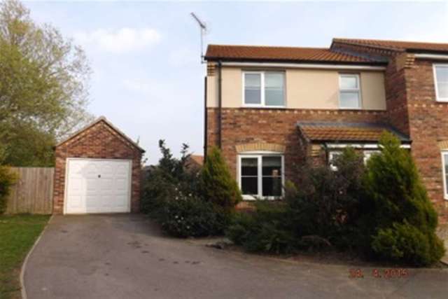  Image of 3 bedroom Semi-Detached house to rent in Goshawk Way Tattershall Lincoln LN4 at Lincoln, LN4 4GL
