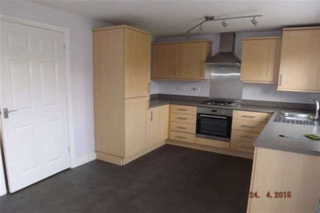  Image of 3 bedroom Semi-Detached house to rent in Goshawk Way Tattershall Lincoln LN4 at Lincoln, LN4 4GL