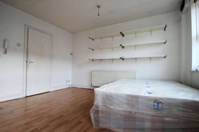  Image of House Share to rent in Goswell Road London EC1V at Goswell Road  London, EC1V 7DT