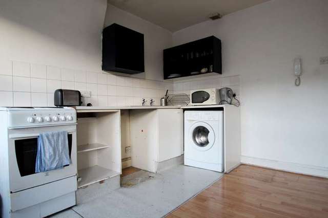  Image of House Share to rent in Goswell Road London EC1V at Goswell Road  London, EC1V 7DT