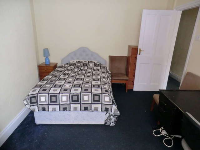  Image of 4 bedroom Terraced house to rent in Grafton Street Coventry CV1 at Stoke Coventry, CV1 2HW