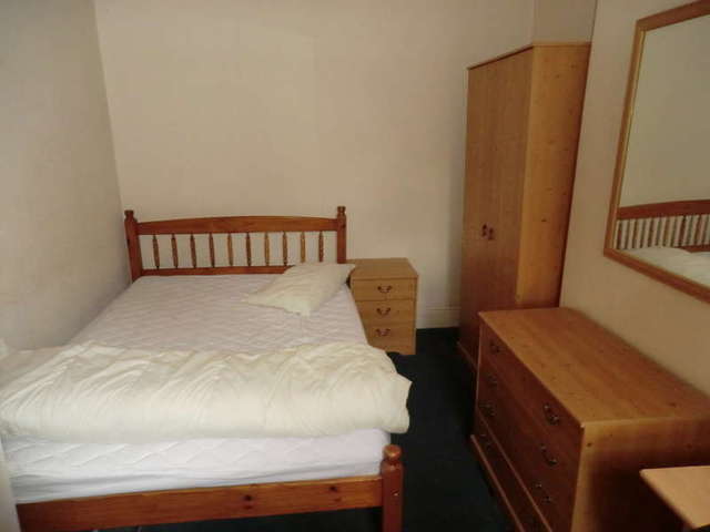  Image of 4 bedroom Terraced house to rent in Grafton Street Coventry CV1 at Stoke Coventry, CV1 2HW