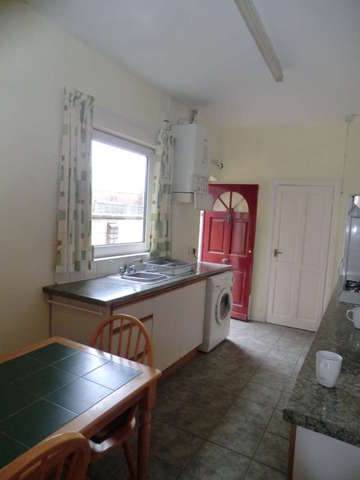  Image of 4 bedroom Terraced house to rent in Grafton Street Coventry CV1 at Stoke Coventry, CV1 2HW