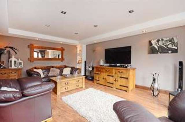  Image of 5 bedroom Property for sale in Farm View Road Kimberworth Rotherham S61 at Farm View Road ROTHERHAM ROTHERHAM, S61 2BL