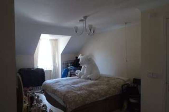  Image of 1 bedroom Flat for sale in Grange Road Uckfield TN22 at Grange Road  Uckfield, TN22 1FD
