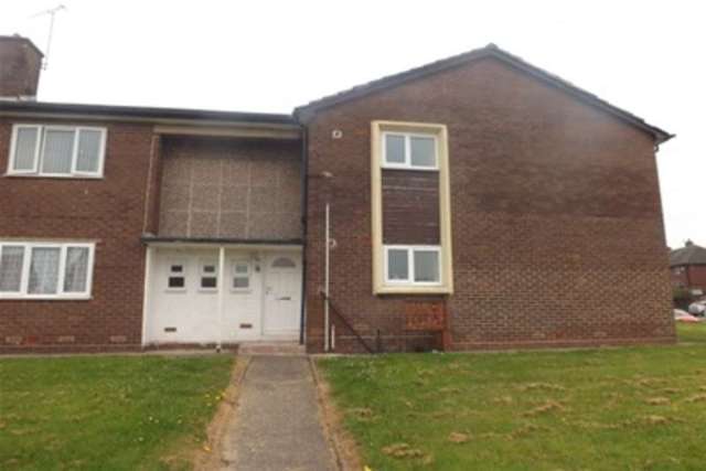  Image of 2 bedroom Flat to rent in Grangeway Runcorn WA7 at Runcorn, WA7 5HA