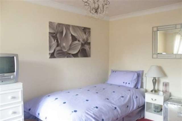  Image of 5 bedroom Detached house to rent in Great Portway Biddenham Bedford MK40 at Bedford, MK40 4GB