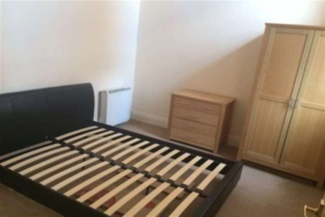  Image of 2 bedroom Flat to rent in Grosvenor Gate Leicester LE5 at Leicester, LE5 0TL
