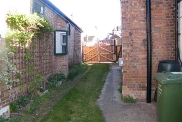  Image of 3 bedroom Detached house to rent in Guanock Terrace King