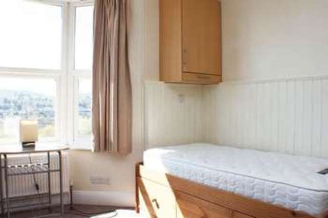  Image of 1 bedroom Flat to rent in Haldon Road Exeter EX4 at Haldon Road  Exeter, EX4 4DZ