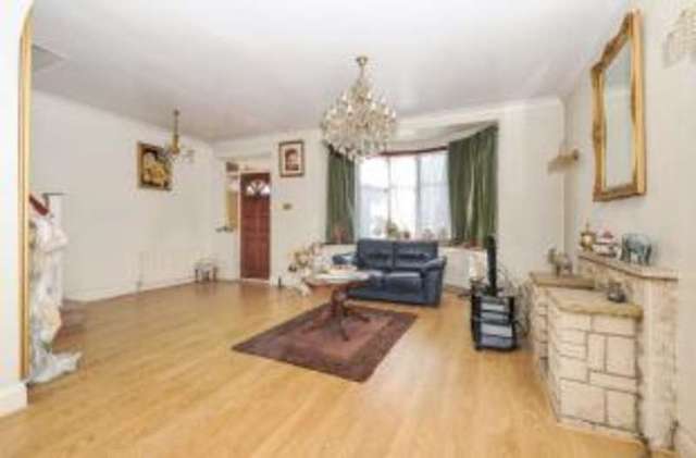  Image of 4 bedroom Semi-Detached house for sale in Hale End Road Woodford Green IG8 at Woodford Green  Woodford Green, IG8 9LZ