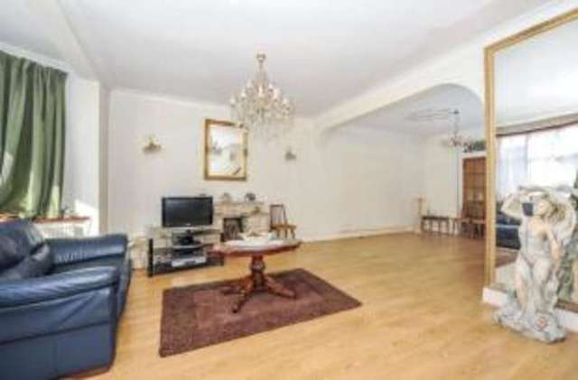  Image of 4 bedroom Semi-Detached house for sale in Hale End Road Woodford Green IG8 at Woodford Green  Woodford Green, IG8 9LZ