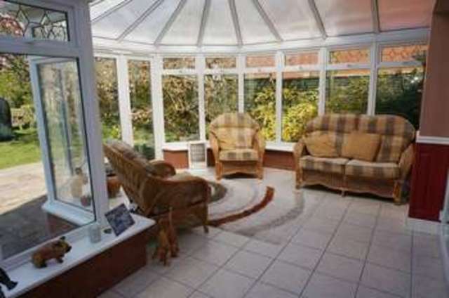  Image of 4 bedroom Detached house for sale in Hamilton Road Taunton TA1 at Hamilton Road  Taunton, TA1 2EP