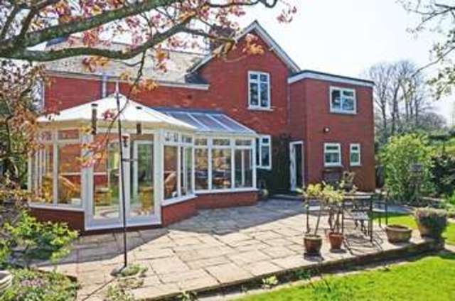  Image of 4 bedroom Detached house for sale in Hamilton Road Taunton TA1 at Hamilton Road  Taunton, TA1 2EP