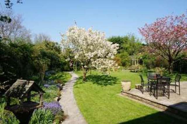  Image of 4 bedroom Detached house for sale in Hamilton Road Taunton TA1 at Hamilton Road  Taunton, TA1 2EP