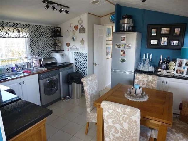  Image of 1 bedroom Detached house for sale in Hampstead Lane Yalding Maidstone ME18 at Yalding Maidstone Maidstone, ME18 6HH