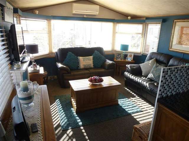  Image of 1 bedroom Detached house for sale in Hampstead Lane Yalding Maidstone ME18 at Yalding Maidstone Maidstone, ME18 6HH
