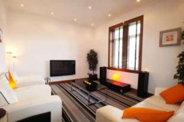  Image of 2 bedroom Flat for sale in Harland Cottages Glasgow G14 at Scotstoun Glasgow Yoker, G14 0AS
