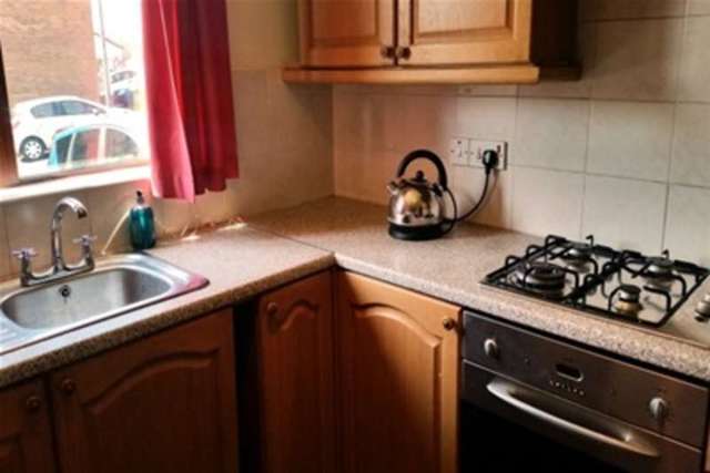  Image of 3 bedroom Bungalow to rent in Hartland Avenue Sothall Sheffield S20 at Sheffield, S20 2PZ