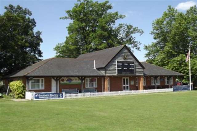  Image of 2 bedroom Flat to rent in Oldfield View Hartley Wintney Hook RG27 at Hook, RG27 8JH