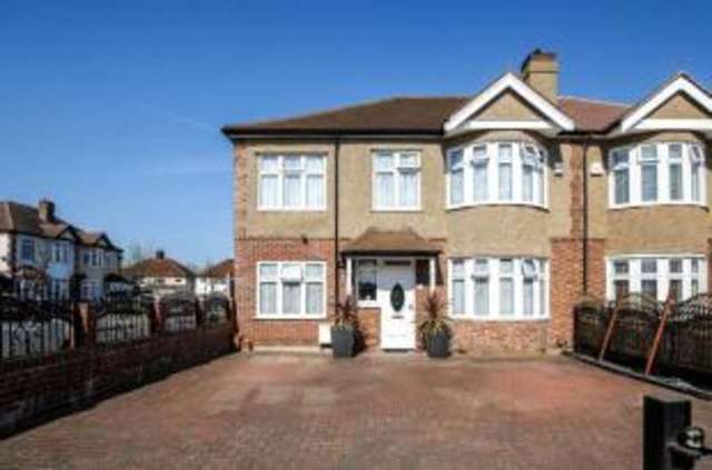  Image of 5 bedroom Semi-Detached house for sale in Hartsmead Road London SE9 at London  New Eltham, SE9 3LU