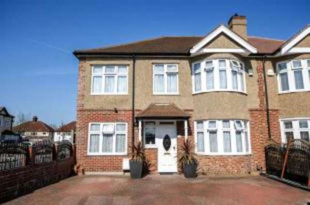  Image of 5 bedroom Semi-Detached house for sale in Hartsmead Road London SE9 at London  New Eltham, SE9 3LU