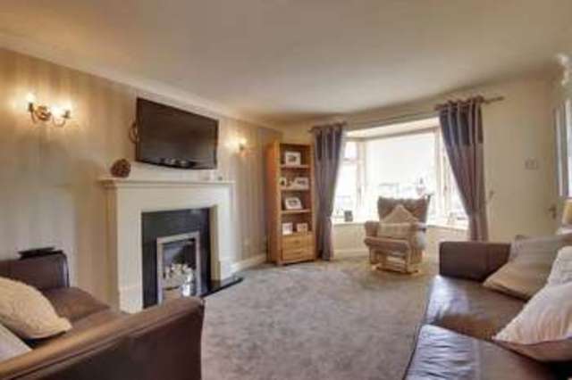  Image of 4 bedroom Detached house for sale in Hayes Walk Smallfield Horley RH6 at Hayes Walk Smallfield Horley, RH6 9QW