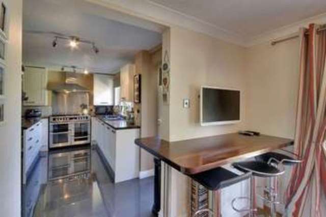  Image of 4 bedroom Detached house for sale in Hayes Walk Smallfield Horley RH6 at Hayes Walk Smallfield Horley, RH6 9QW
