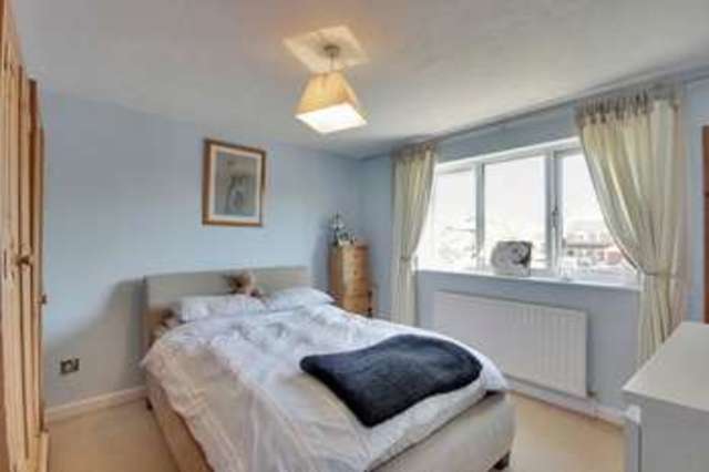  Image of 4 bedroom Detached house for sale in Hayes Walk Smallfield Horley RH6 at Hayes Walk Smallfield Horley, RH6 9QW